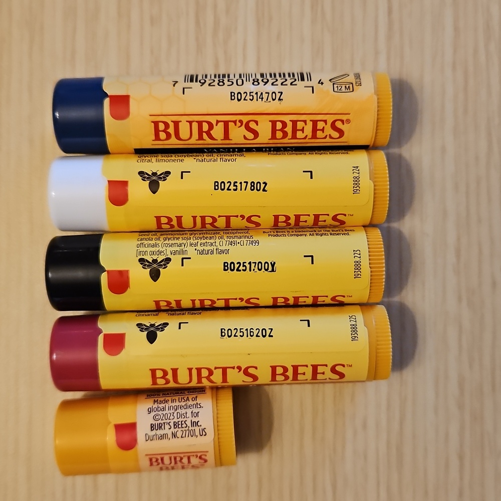 Burt's Bees Festive Lip Balm Collection Bundle - Picture 2 of 2